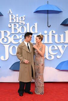 LONDON, ENGLAND – 11. SEPTEMBER: Colin Farrell und Margot Robbie bei der Europapremiere von „A Big Bold Beautiful Journey” im Odeon Luxe Leicester Square am 11. September 2025 in London, England. (Foto: Jeff Spicer/Getty Images für Sony Pictures)