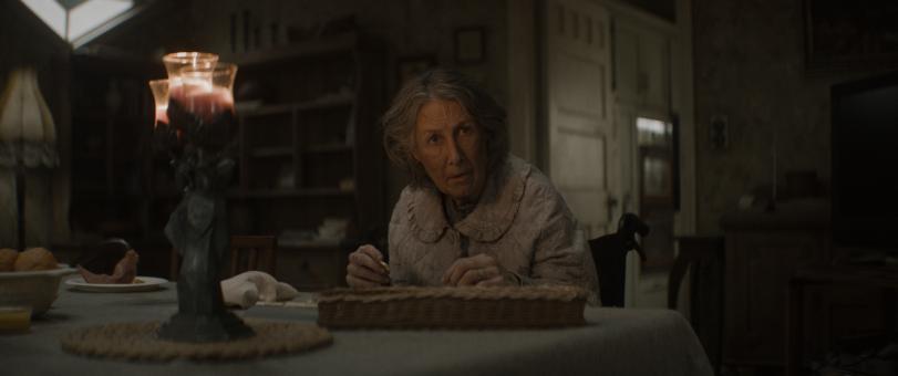 MAUDE DAVEY als Polly in Warner Bros. Pictures' und Sony Pictures' EVIL DEAD BURN.   © 2026 Warner Bros. Ent. All Rights Reserved.